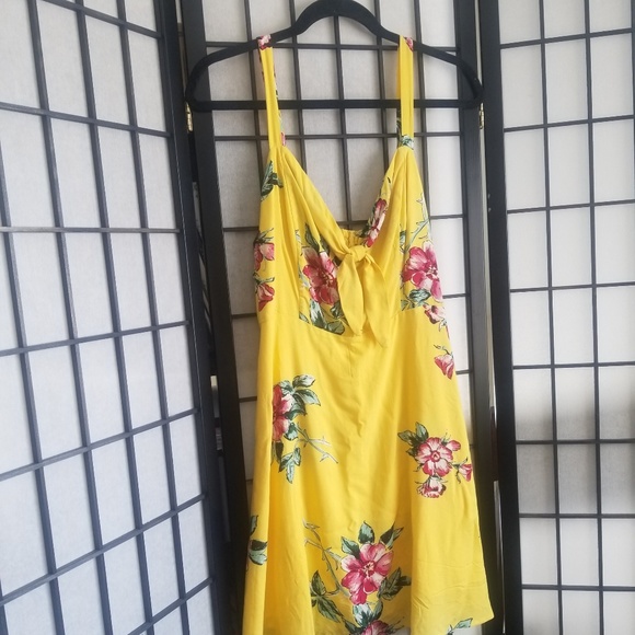 Nwot Yellow floral front tie summer dress - Picture 6 of 6